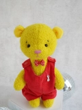 Желтый Мишка в красном комбинезоне
