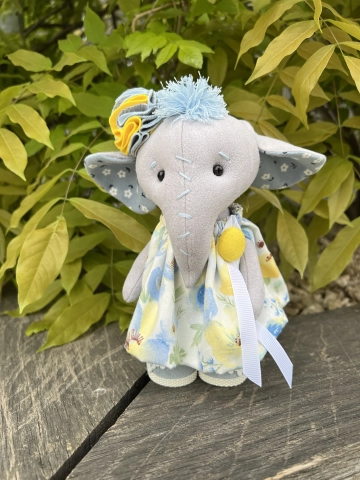 Слоняшка голубая ромашка